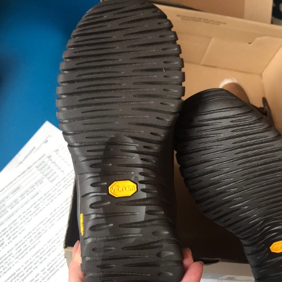 UGG Australia Women's Mixon Waterproof Snow Boots Size 5 - Picture 8 of 10